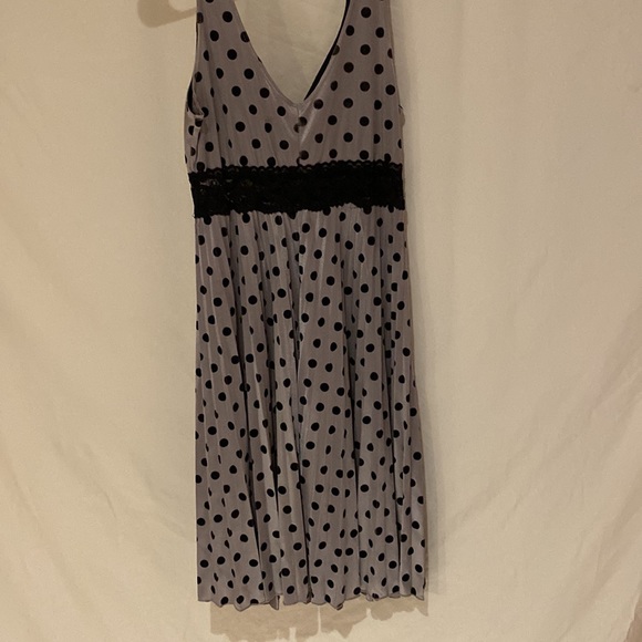 Retro empire waist dress in black polka dots and grey - Picture 5 of 5